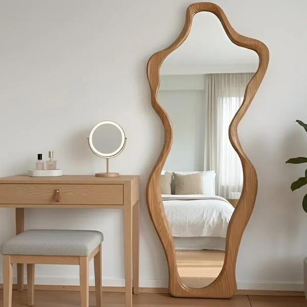 Small Space Hack: Mirror Placement